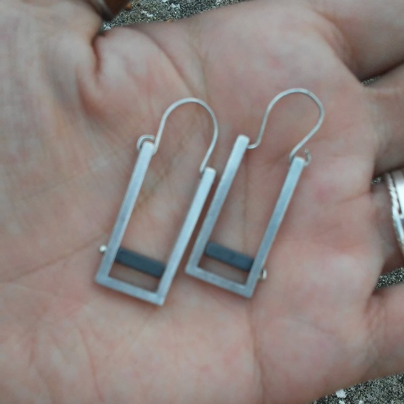 Retro style rectangular shape earrings - Picture 2 of 2